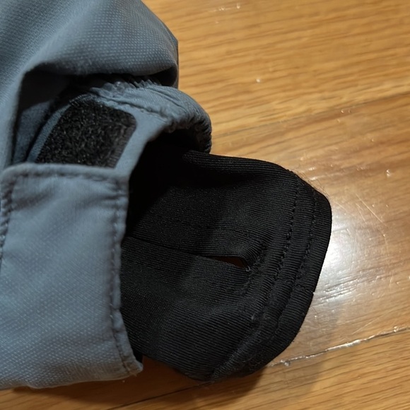 Kamik boys gray winter coat size 4. - Picture 7 of 8